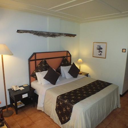 Mesra Business & Resort Hotel Samarinda Kültér fotó