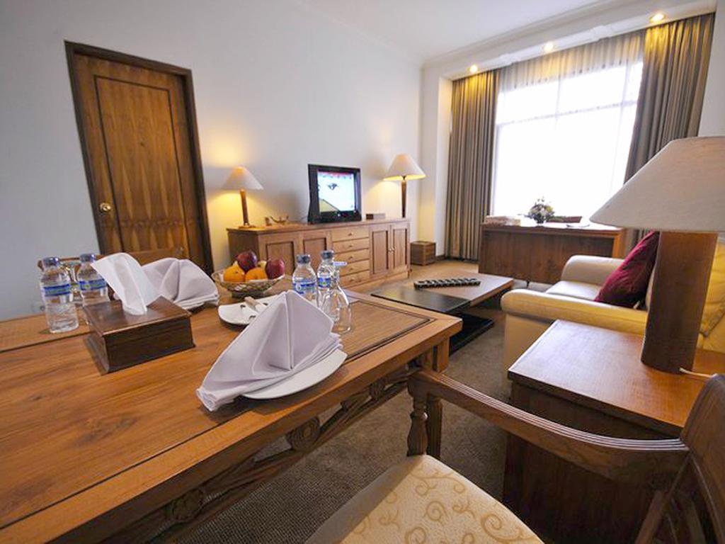 Mesra Business & Resort Hotel Samarinda Kültér fotó