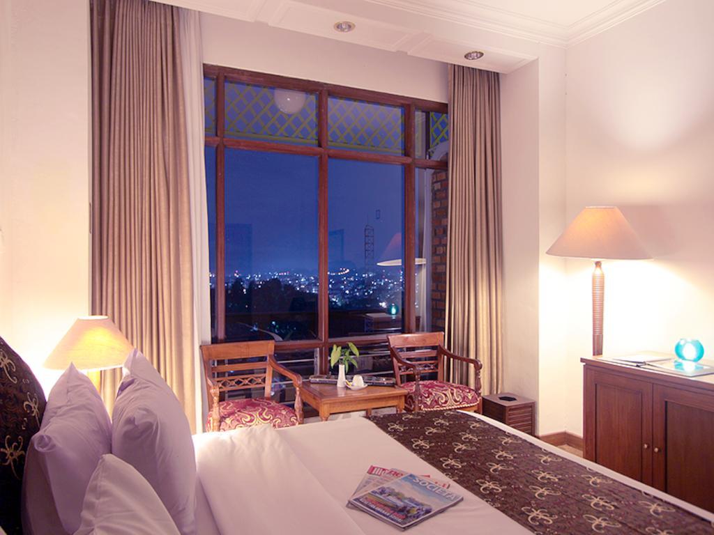 Mesra Business & Resort Hotel Samarinda Kültér fotó