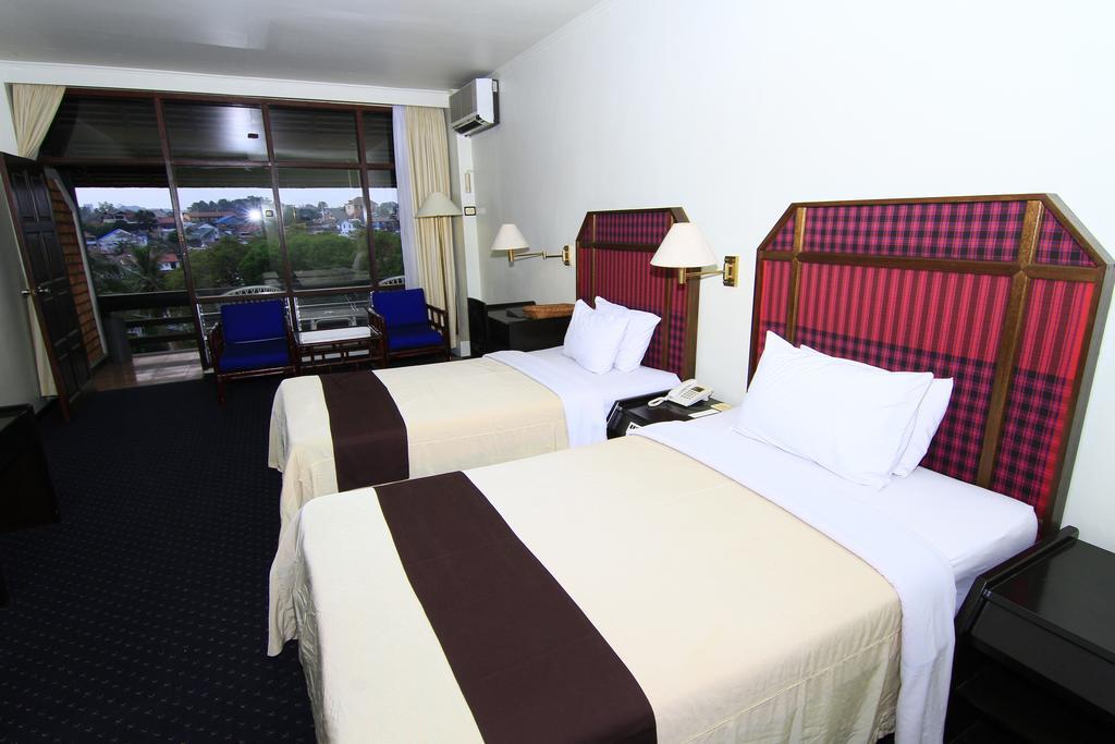 Mesra Business & Resort Hotel Samarinda Kültér fotó