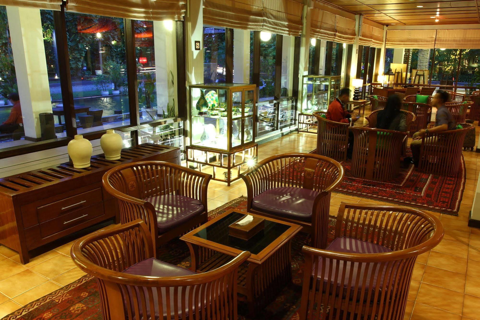 Mesra Business & Resort Hotel Samarinda Kültér fotó
