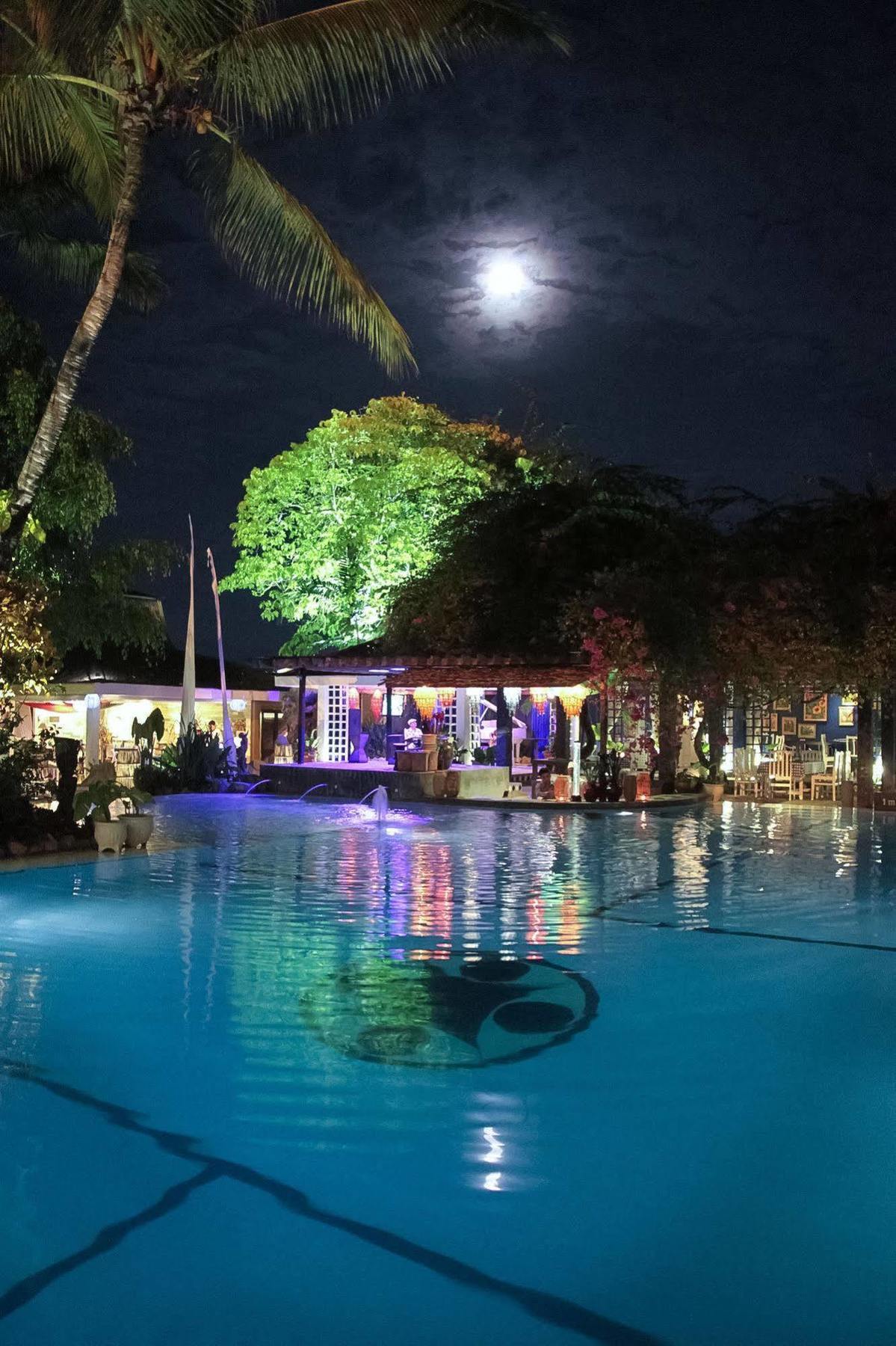 Mesra Business & Resort Hotel Samarinda Kültér fotó