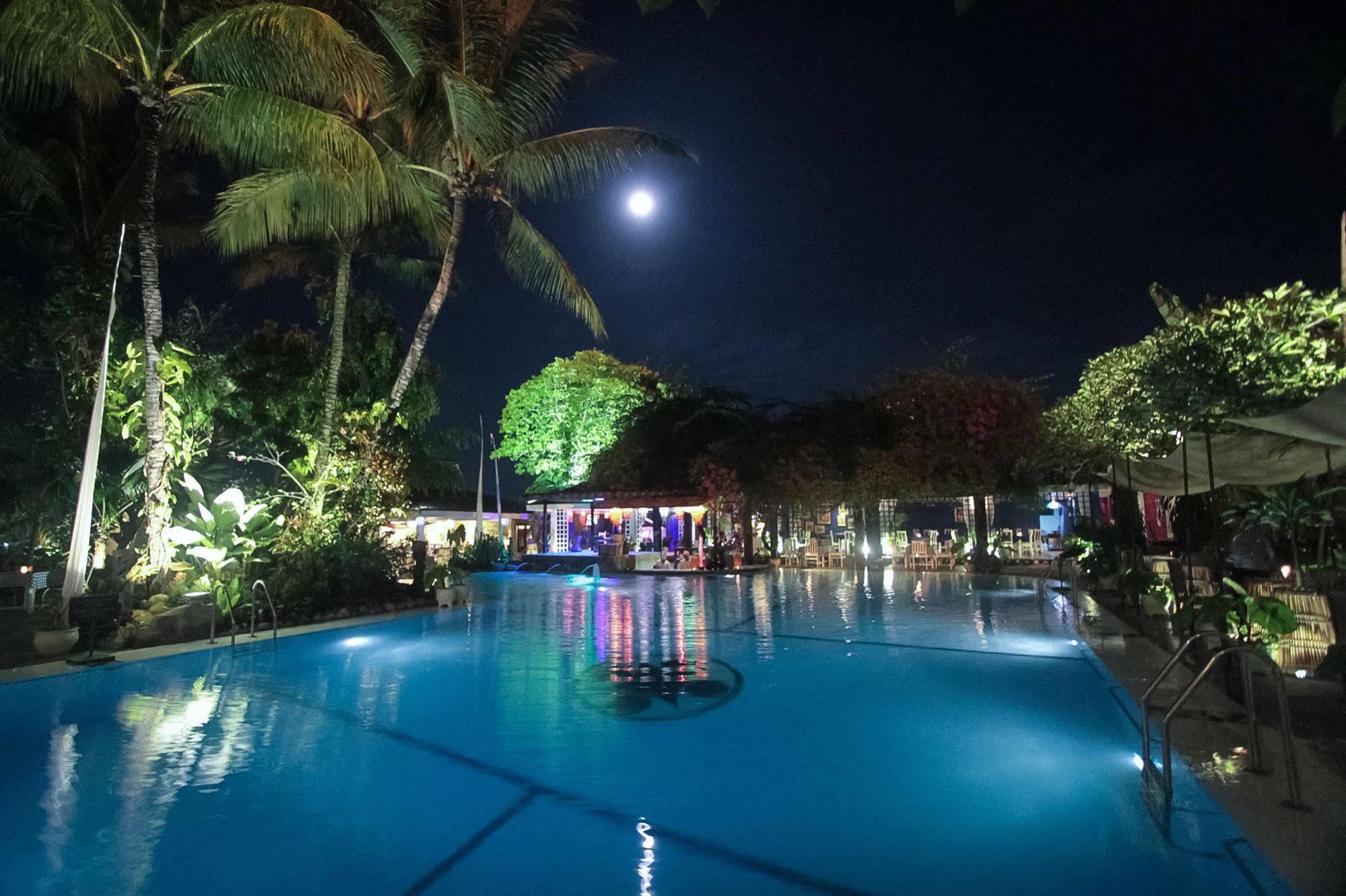 Mesra Business & Resort Hotel Samarinda Kültér fotó
